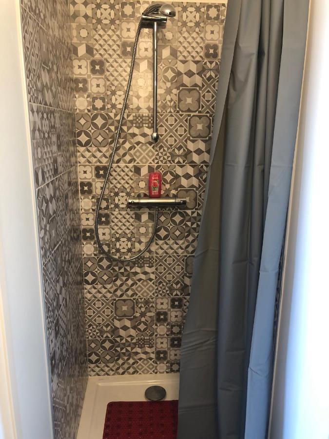 Grande Chambre 14 M2 Avec Salle De Bain Privative A Nanterre Prefecture Proche La Defense Arena Campus Sncf Et Paris Ngoại thất bức ảnh
